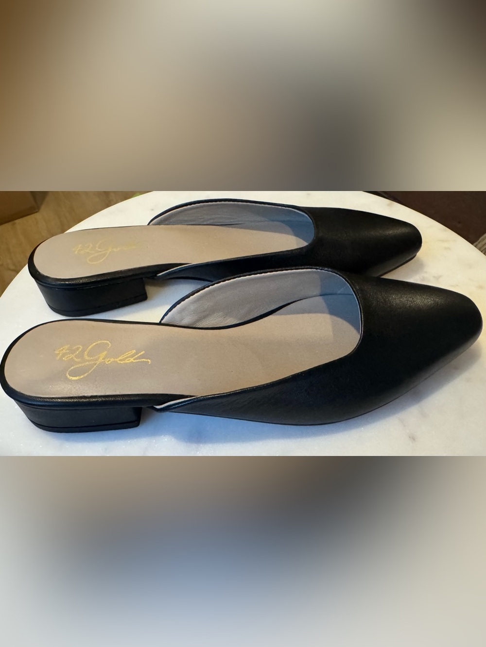 42 Gold Black Leather Slip-On Flat Mules - Picture 4 of 7
